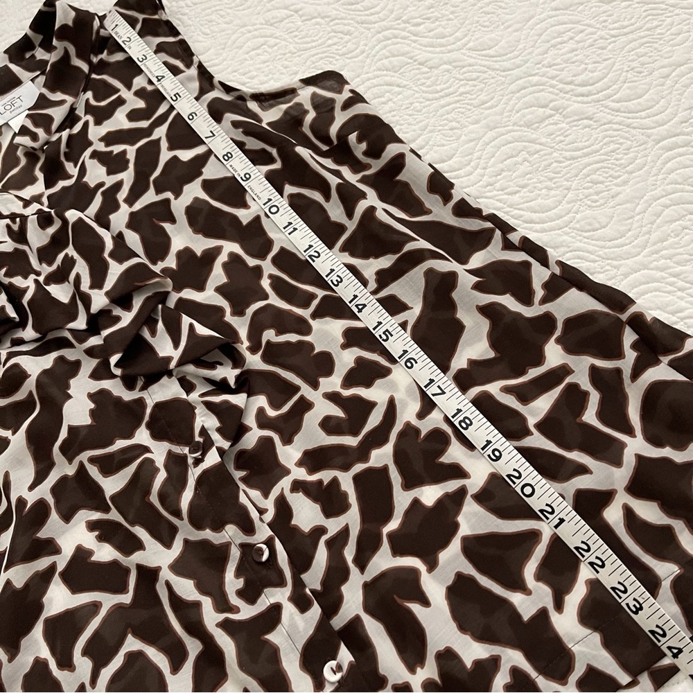 Ann Taylor Loft Top Sleeveless Giraffe Print Size Petite MP - Picture 9 of 12